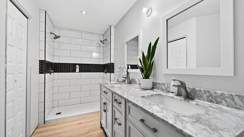 141 Wadlegger Road, Clearwater, BC - Indoor Photo Showing Bathroom