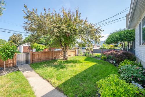 480 Orchard Avenue, Penticton, BC - Outdoor With Backyard