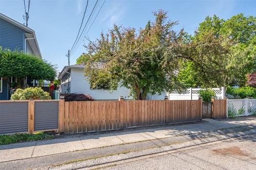 480 Orchard Avenue, Penticton, BC - Outdoor