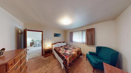 308 17Th Avenue, Cranbrook, BC - Indoor Photo Showing Bedroom
