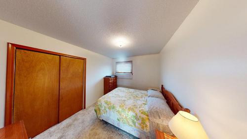 308 17Th Avenue, Cranbrook, BC - Indoor Photo Showing Bedroom