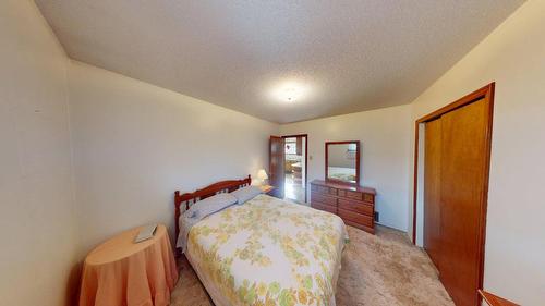 308 17Th Avenue, Cranbrook, BC - Indoor Photo Showing Bedroom