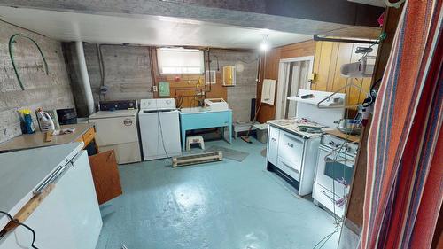 308 17Th Avenue, Cranbrook, BC - Indoor Photo Showing Laundry Room