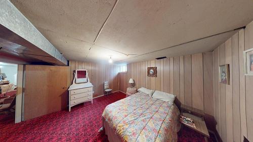 308 17Th Avenue, Cranbrook, BC - Indoor Photo Showing Bedroom