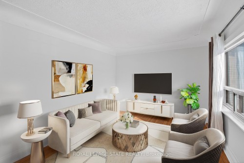 94 Emerson Street, Hamilton, ON - Indoor Photo Showing Living Room