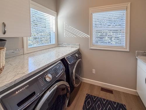 1505 Mount Royal Ridge, Cranbrook, BC - Indoor Photo Showing Laundry Room