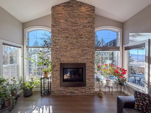 1505 Mount Royal Ridge, Cranbrook, BC - Indoor Photo Showing Living Room With Fireplace