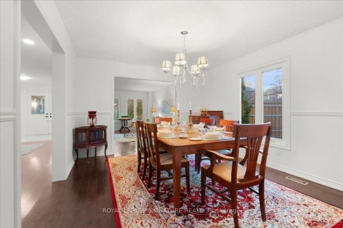1093 Senlac Court, Mississauga, ON - Indoor Photo Showing Dining Room