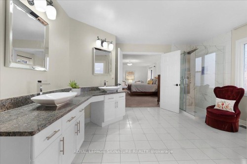 1093 Senlac Court, Mississauga, ON - Indoor Photo Showing Bathroom