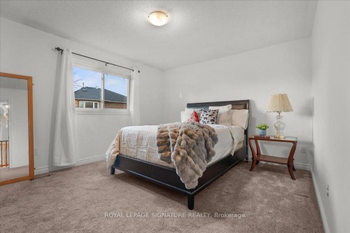 1093 Senlac Court, Mississauga, ON - Indoor Photo Showing Bedroom