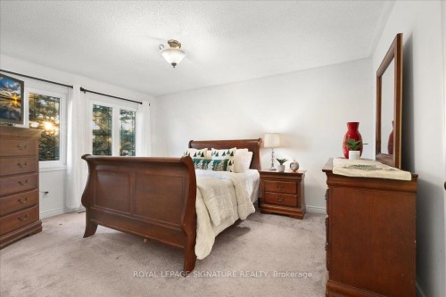 1093 Senlac Court, Mississauga, ON - Indoor Photo Showing Bedroom