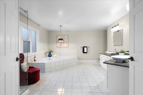 1093 Senlac Court, Mississauga, ON - Indoor Photo Showing Bathroom