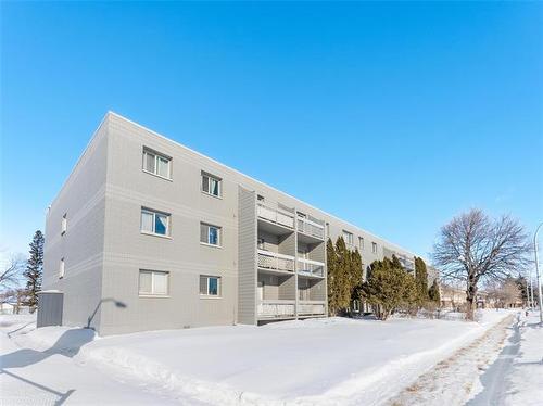 307-65 Main St, Selkirk, MB 