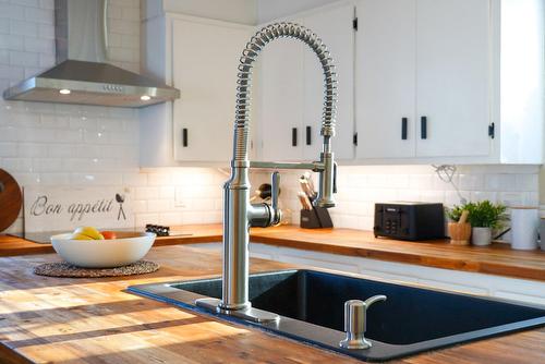 Kitchen - 8100 Route Des Ormes, Bécancour, QC - Indoor Photo Showing Kitchen With Double Sink