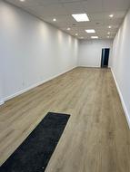 1329 Av. du Mont-Royal E.  Montréal (Le Plateau-Mont-Royal), QC H2J 1Y6