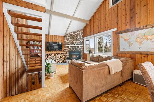 Salon - 2028 Rue De Chandolin, Val-David, QC - Indoor With Fireplace