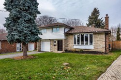 40 Cobham Crescent  Toronto, ON M4A 1V6