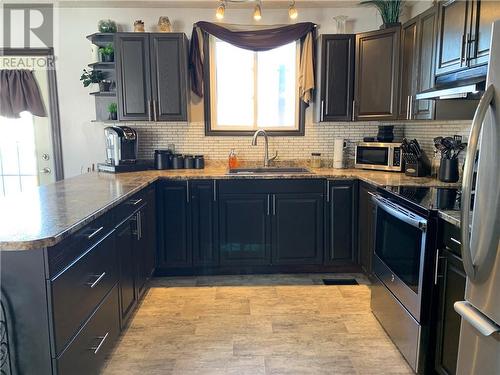 1158 Mederic, Hanmer, ON - Indoor Photo Showing Kitchen With Upgraded Kitchen
