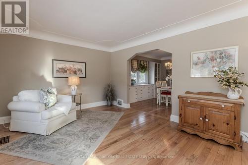 755 Maple Avenue, Burlington, ON - Indoor Photo Showing Living Room