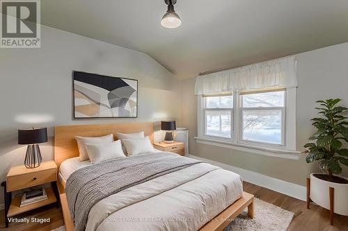 755 Maple Avenue, Burlington, ON - Indoor Photo Showing Bedroom