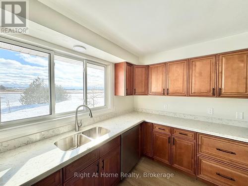 221 First Road E, Hamilton, ON 