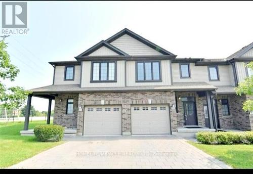 1050 OAKCROSSING GATE  London North, ON N6H 0E9