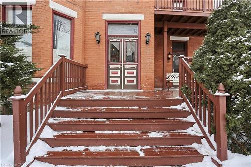 27 Ontario Avenue, Hamilton, ON - Outdoor