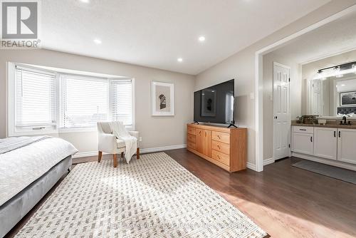 680 Rexford Drive, Hamilton, ON - Indoor Photo Showing Bedroom
