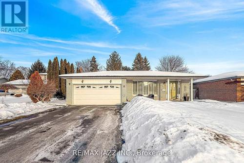 5 DINGLEY COURT  Ajax (Central West), ON L1S 6B5