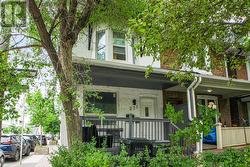 2 - 271 ALBANY AVENUE  Toronto, ON M5R 3C7