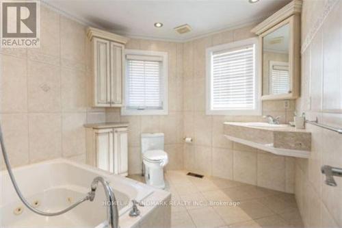 5291 Thornwood Drive, Mississauga, ON - Indoor Photo Showing Bathroom