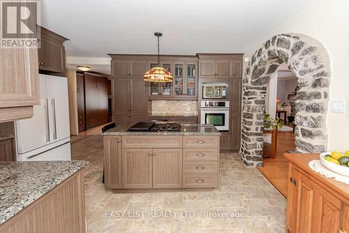 704 Pattee Road, Champlain, ON - Indoor Photo Showing Kitchen