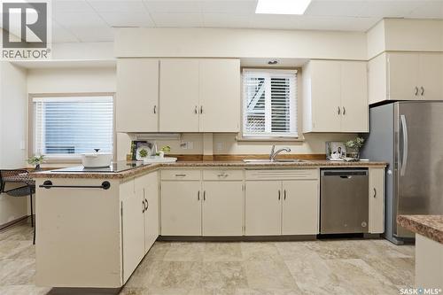 1213 Elliott Street, Saskatoon, SK - Indoor Photo Showing Kitchen