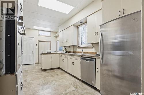 1213 Elliott Street, Saskatoon, SK - Indoor Photo Showing Kitchen