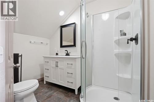 1213 Elliott Street, Saskatoon, SK - Indoor Photo Showing Bathroom