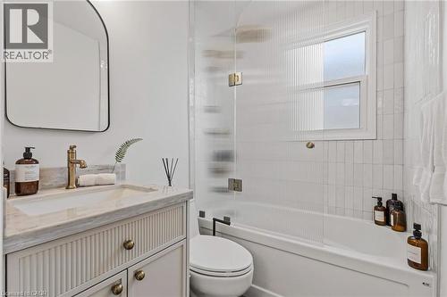 194 Crockett Street, Hamilton, ON - Indoor Photo Showing Bathroom