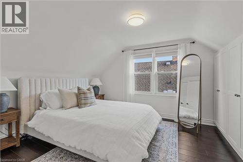 194 Crockett Street, Hamilton, ON - Indoor Photo Showing Bedroom