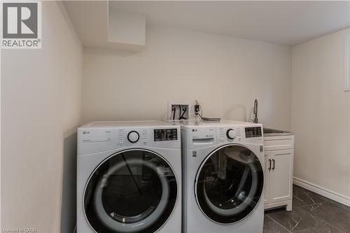 194 Crockett Street, Hamilton, ON - Indoor Photo Showing Laundry Room