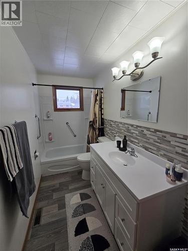 510 Vernon Street, Broadview, SK - Indoor Photo Showing Bathroom