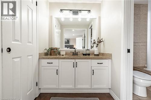 680 Rexford Drive, Hamilton, ON - Indoor Photo Showing Bathroom