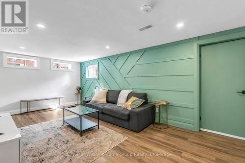 496 Manchester Road, Kitchener, ON - Indoor