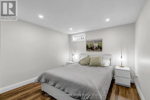 496 Manchester Road, Kitchener, ON - Indoor Photo Showing Bedroom