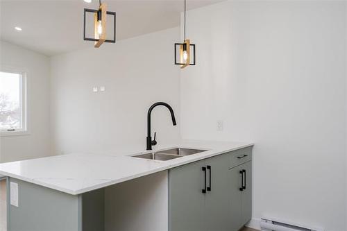 1975 Ross Ave, Winnipeg, MB 