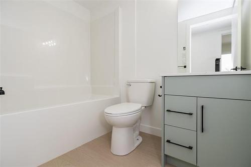 1975 Ross Ave, Winnipeg, MB 