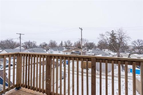 1975 Ross Ave, Winnipeg, MB 