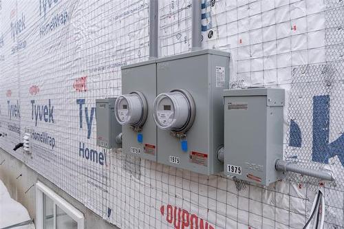 1975 Ross Ave, Winnipeg, MB 