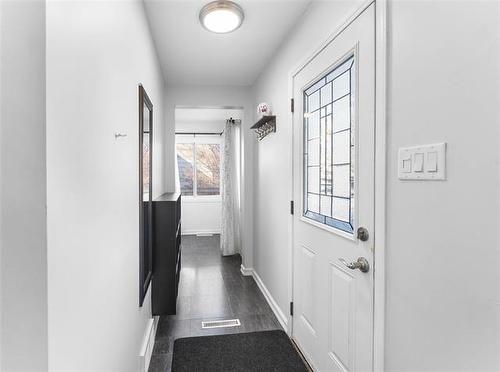 658 Government Ave, Winnipeg, MB 