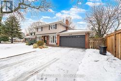 298 EDRICH COURT  Mississauga, ON L5A 1R3