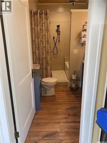 625 Centre Street, Shaunavon, SK - Indoor Photo Showing Bathroom