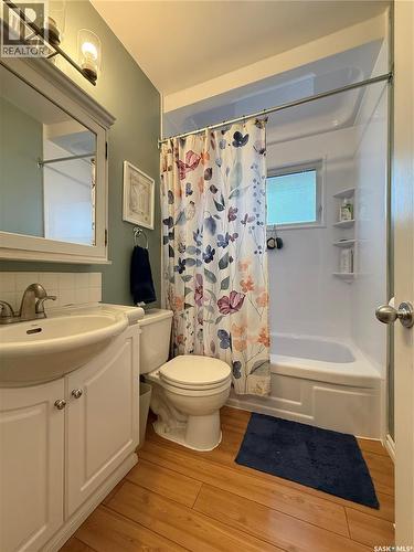 134 Perry Crescent, Estevan, SK - Indoor Photo Showing Bathroom